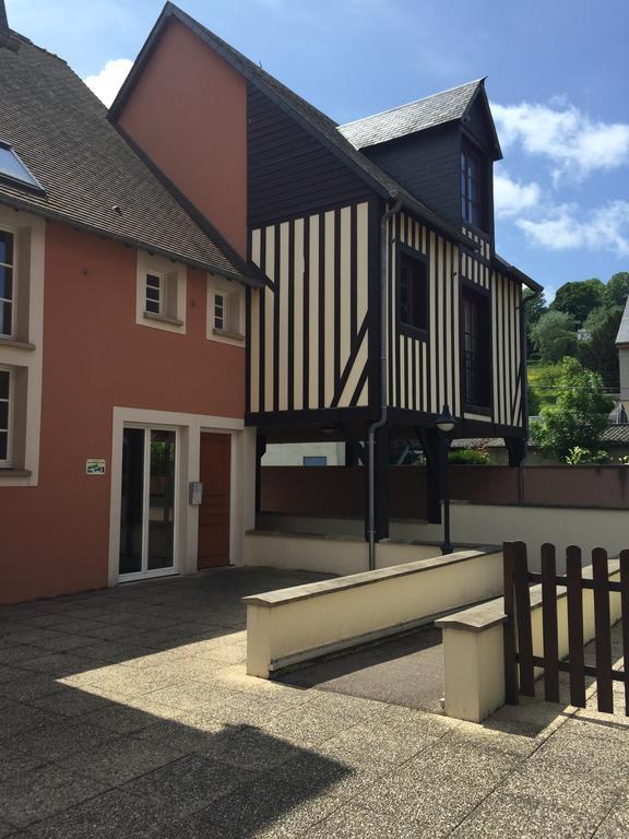 Teeraya Appartement Honfleur Buitenkant foto